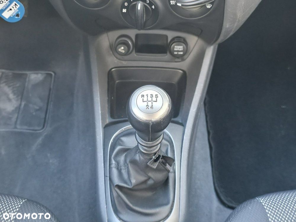Kia Rio - 15