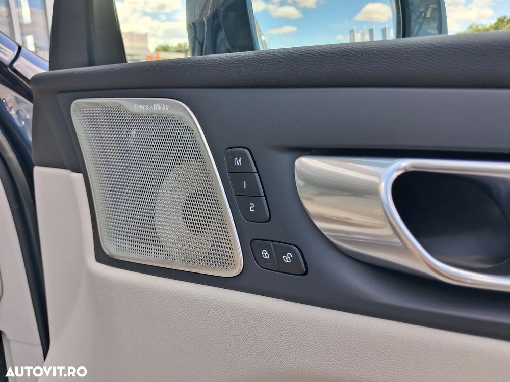 Volvo XC 60 T8 AWD AT PHEV Ultra Bright - 37