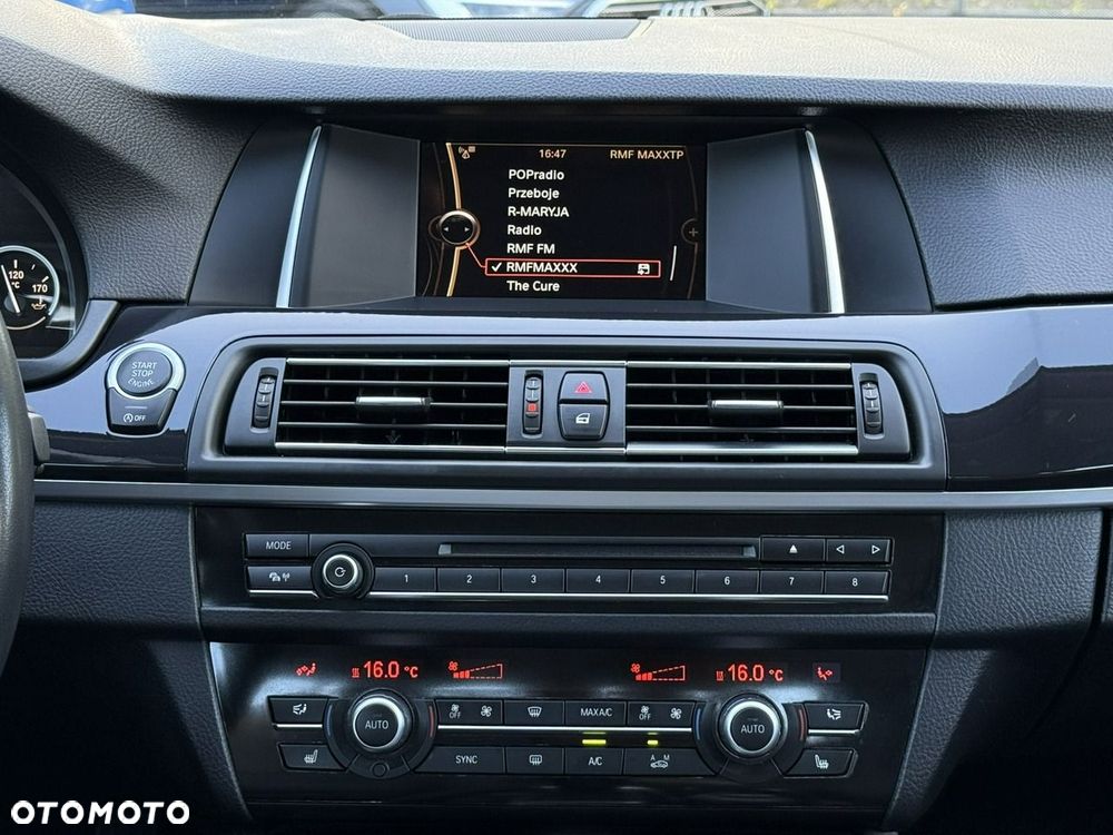 BMW Seria 5 528i Sport-Aut - 23