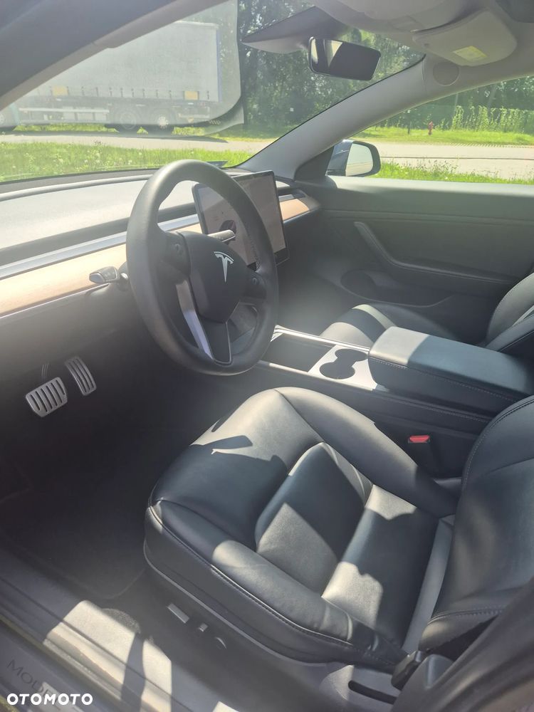 Tesla Model 3 - 6