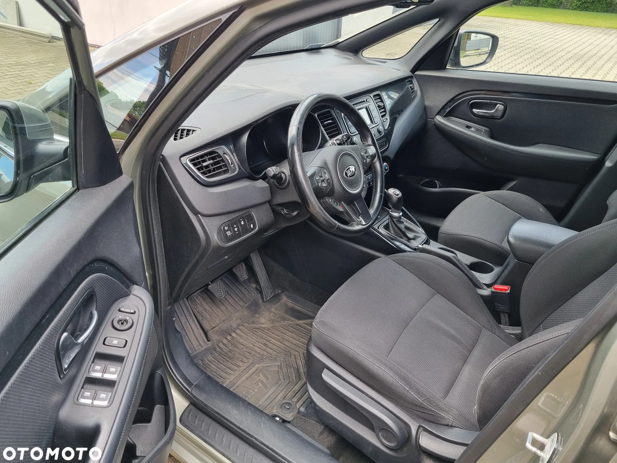 Kia Carens 1.7 CRDi L - 8