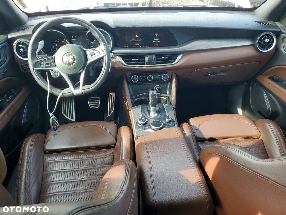 Alfa Romeo Stelvio - 7