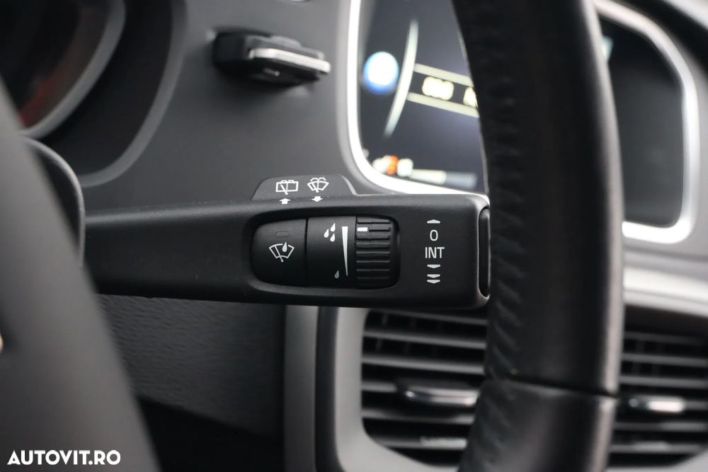 Volvo V40 D2 Kinetic - 20