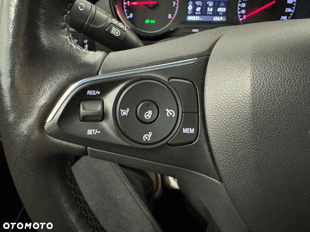 Opel Crossland 1.2 T GS Line - 22