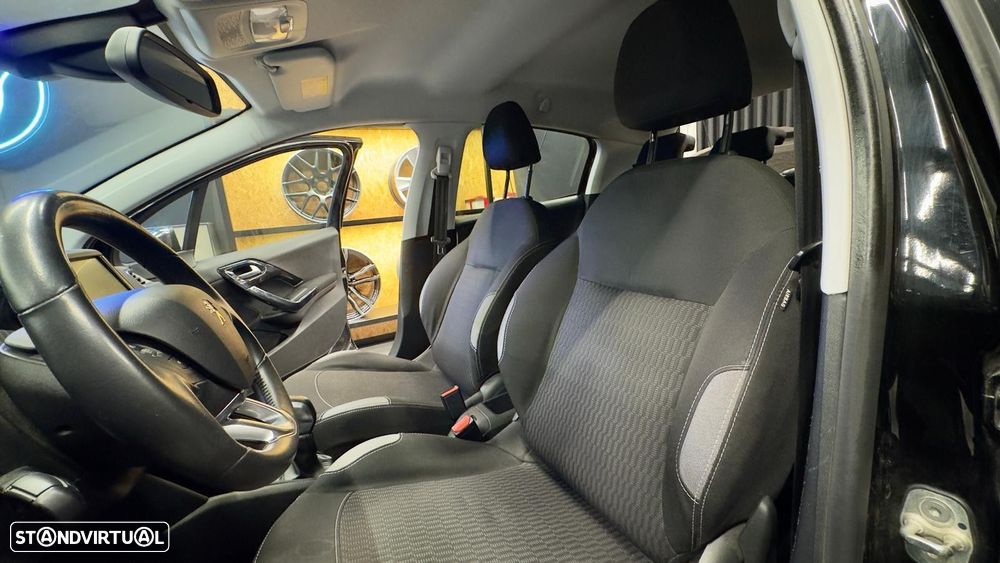 Peugeot 208 1.2 VTi SE Style - 7