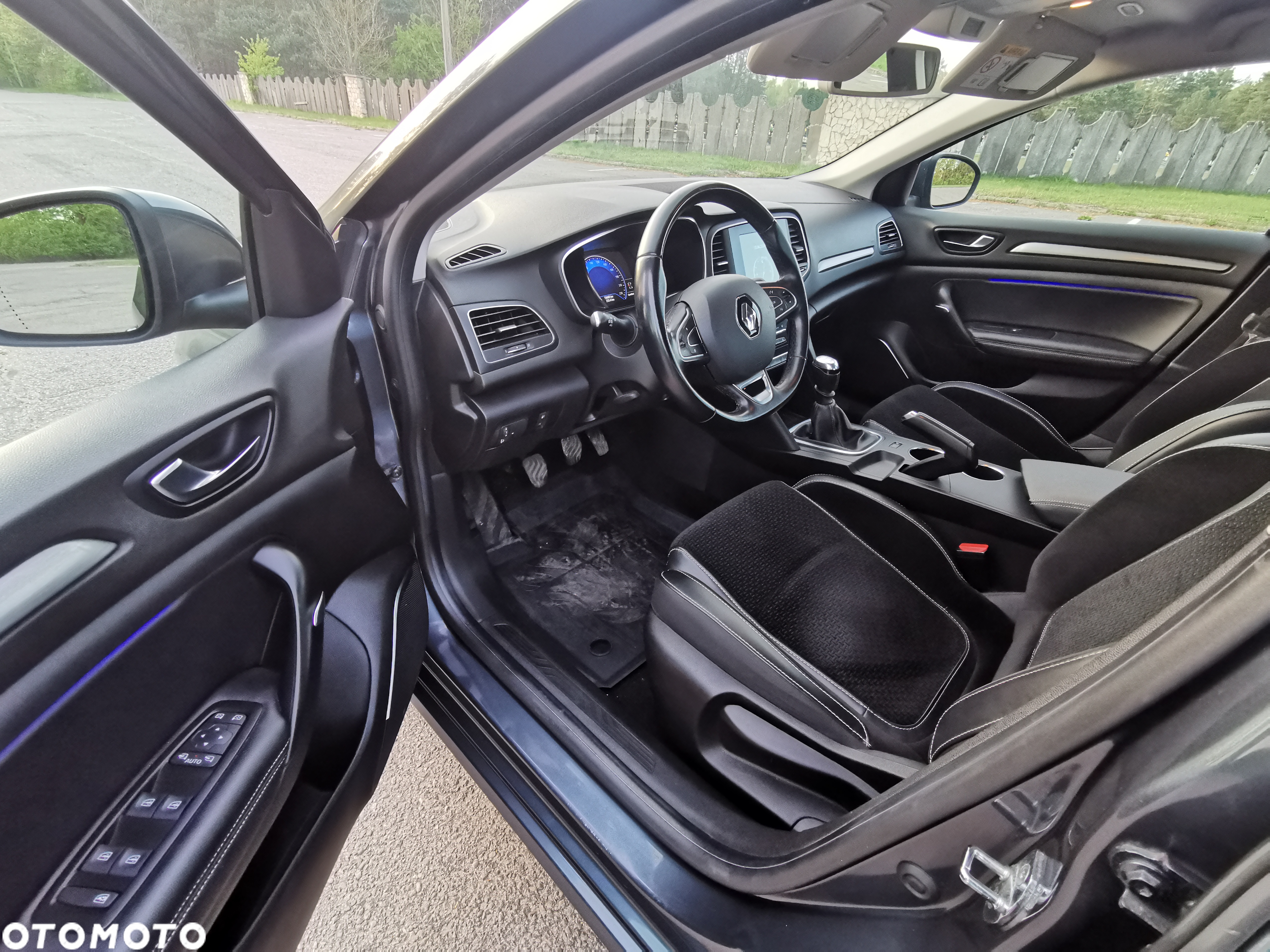 Renault Megane 1.5 Blue dCi Intens - 11