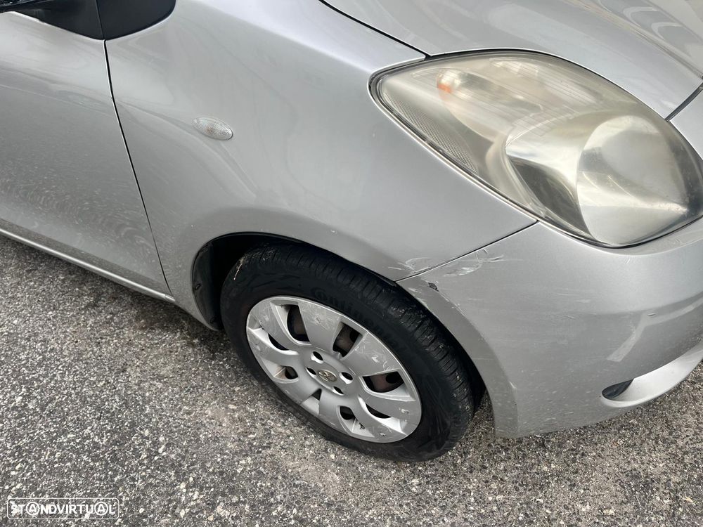 Toyota Yaris 1.0 VVT-i - 8