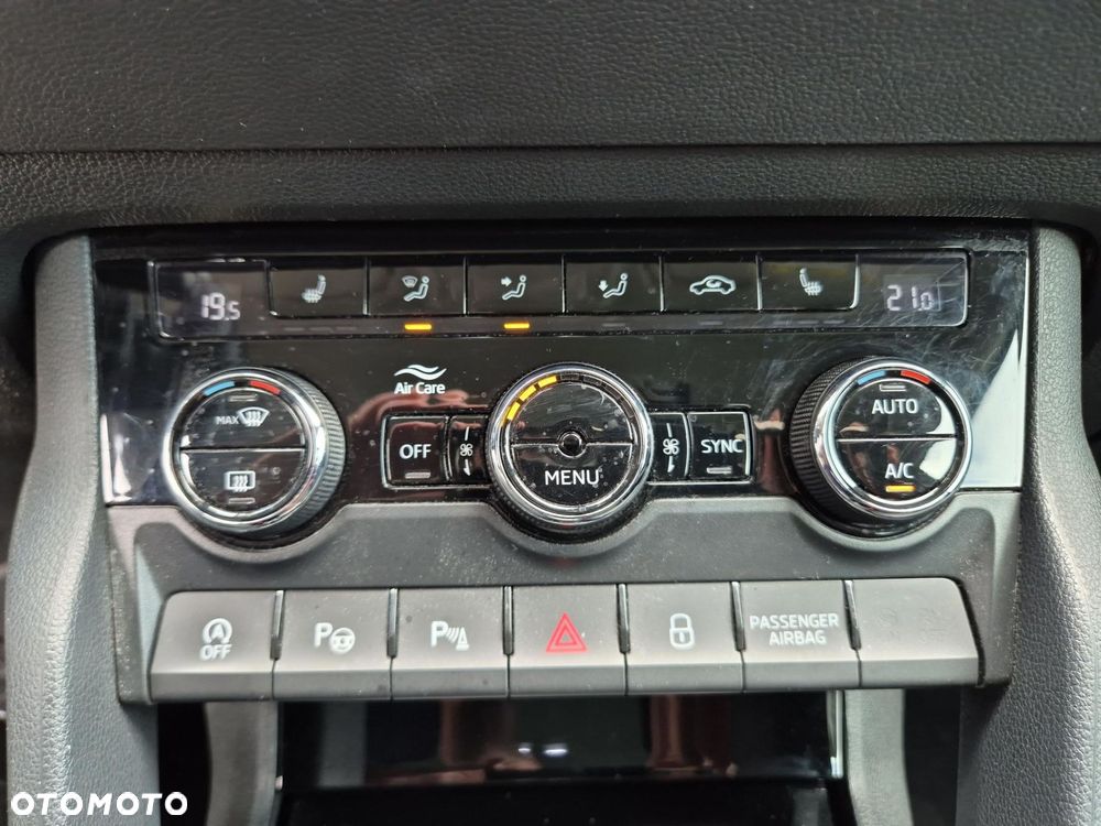 Skoda Karoq 1.5 TSI ACT 4x2 Style DSG - 22