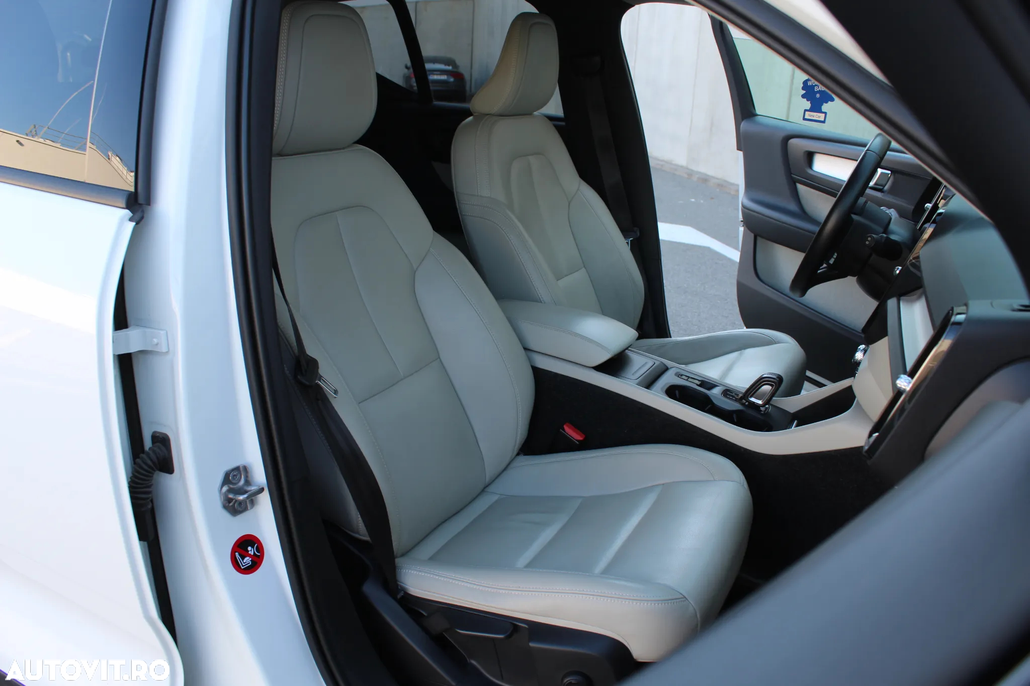 Volvo XC 40 D4 AWD Geartronic Momentum Pro - 9