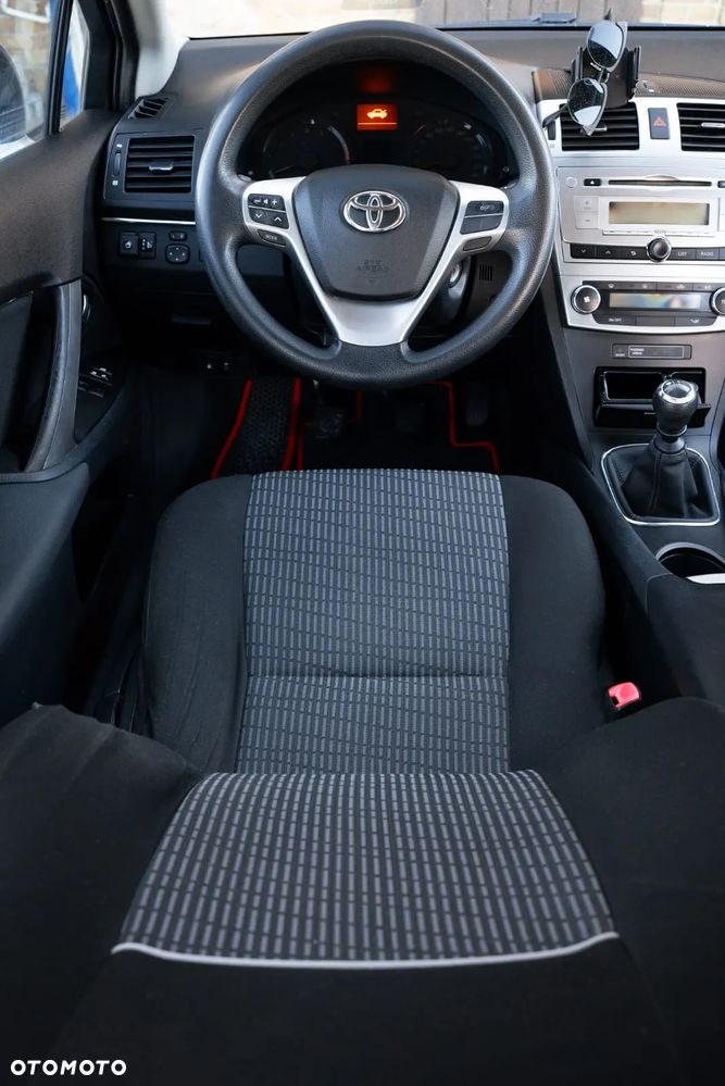 Toyota Avensis 1.8 Luna - 8
