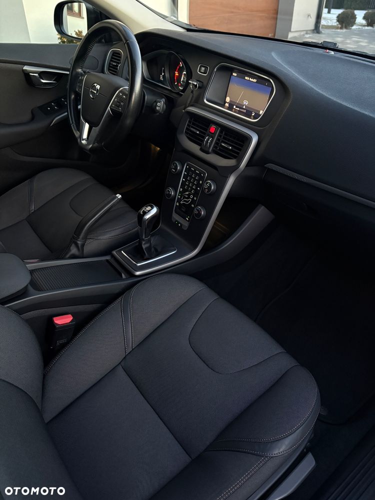 Volvo V40 Cross Country D2 Momentum - 19