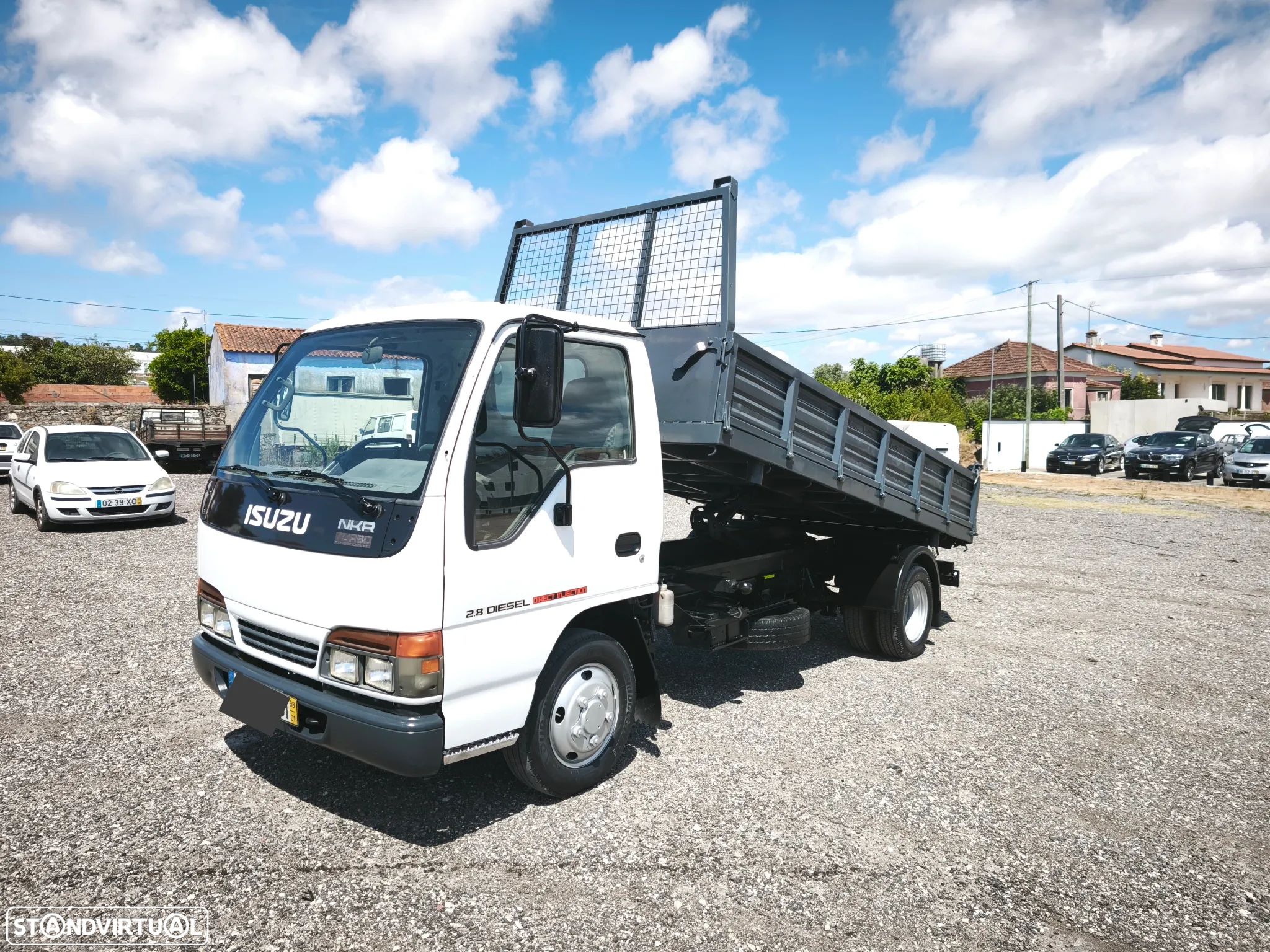 Isuzu NKR - 1