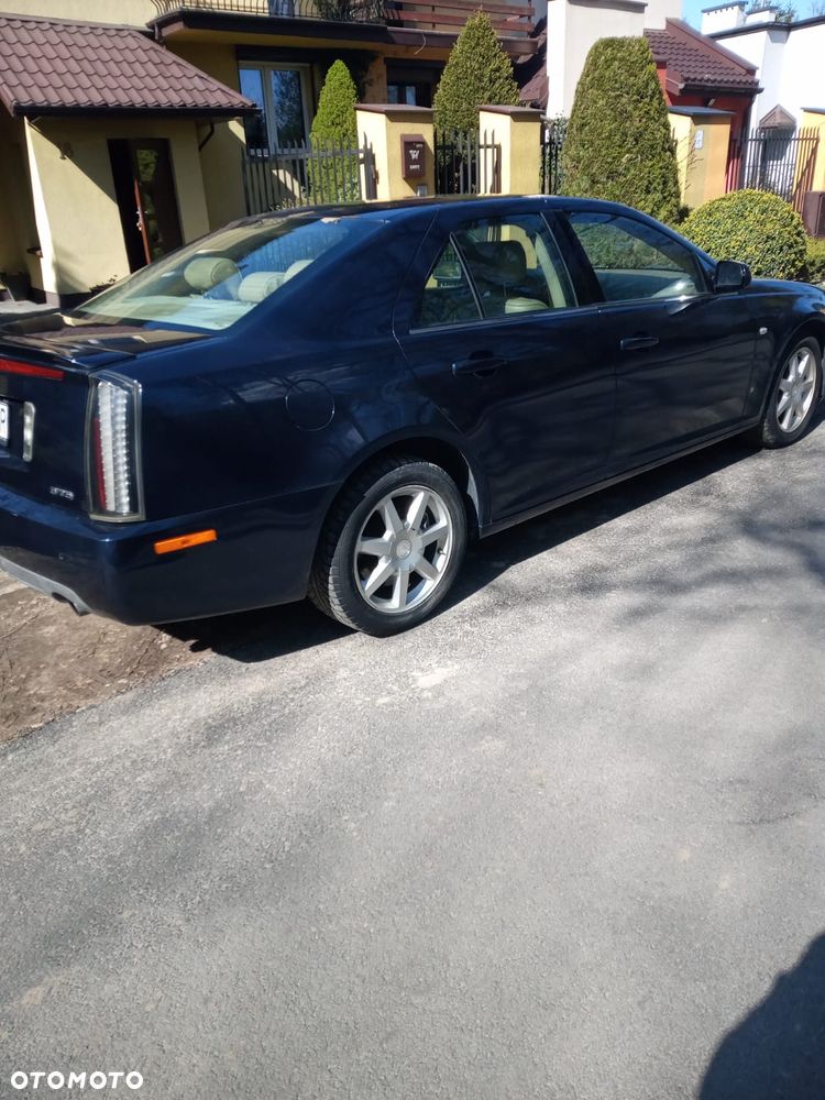 Cadillac STS - 3