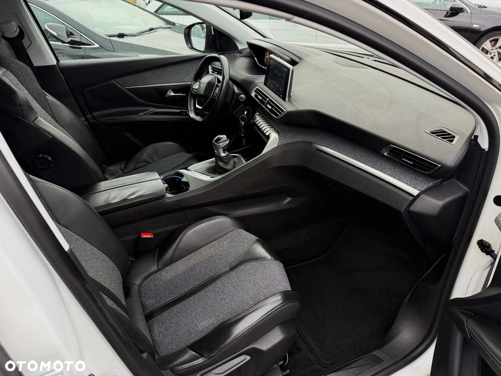 Peugeot 3008 1.2 PureTech Allure - 16