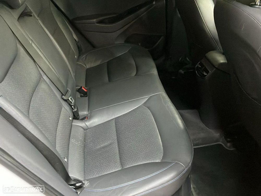 Hyundai Ioniq - 18