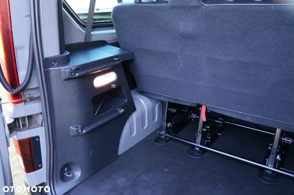 Nissan NV300 - 16