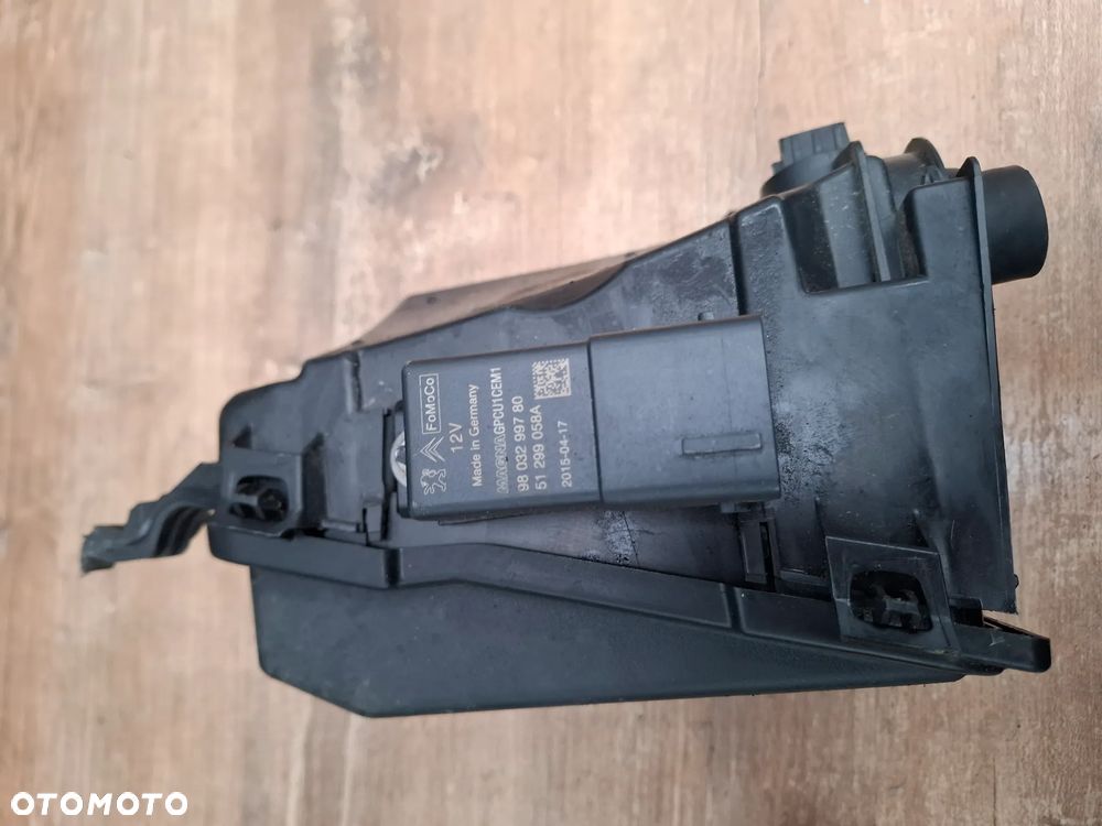 Peuegot 308 Skrzynka bezpieczników, przekaznik świec 9803299780 9804601780 - 3