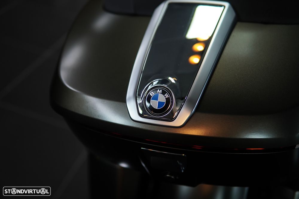 BMW R 18 Transcontinental Manhattan Metallic Matte - 27