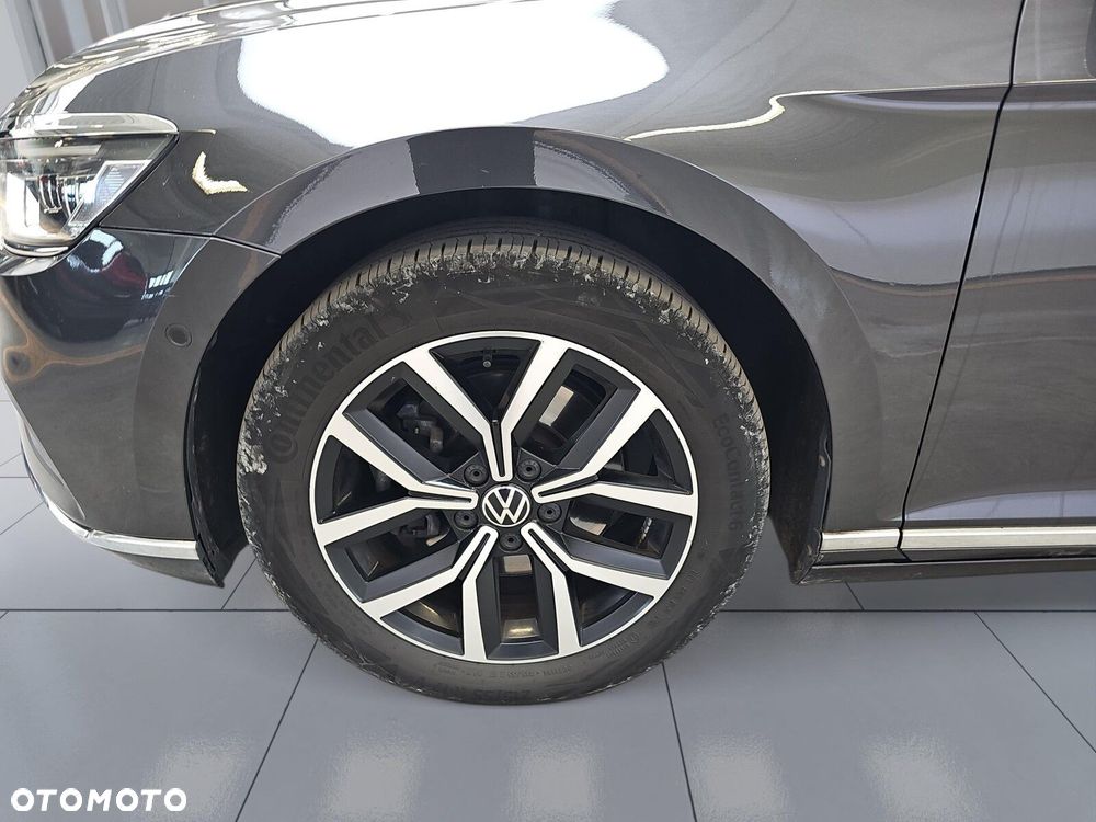 Volkswagen Passat - 34
