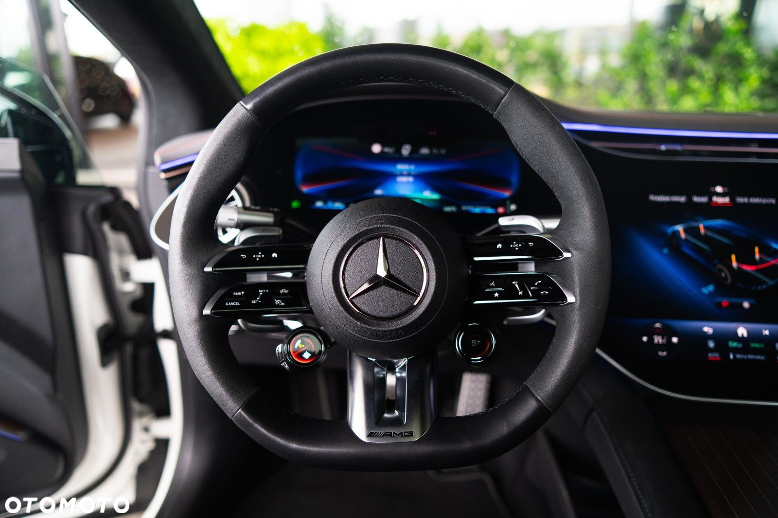 Mercedes-Benz EQS - 9