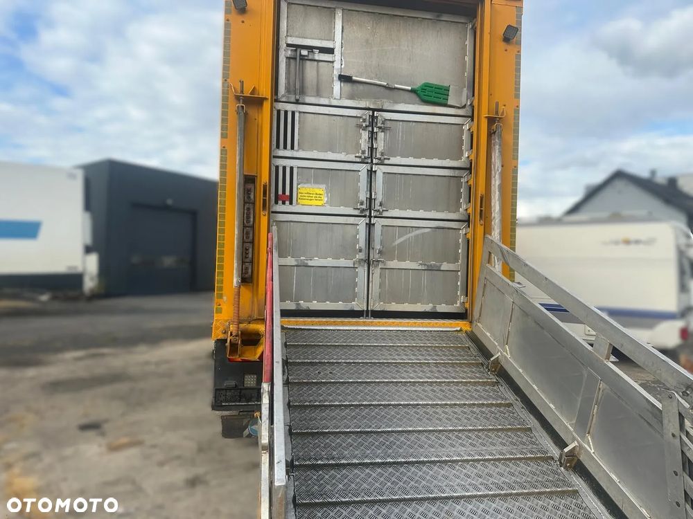 Mercedes-Benz Actros 2545 | Menke 3 poziomy do transportu zwierząt | Wentylacja | Poidła | EURO 6 | 6x2 - 8