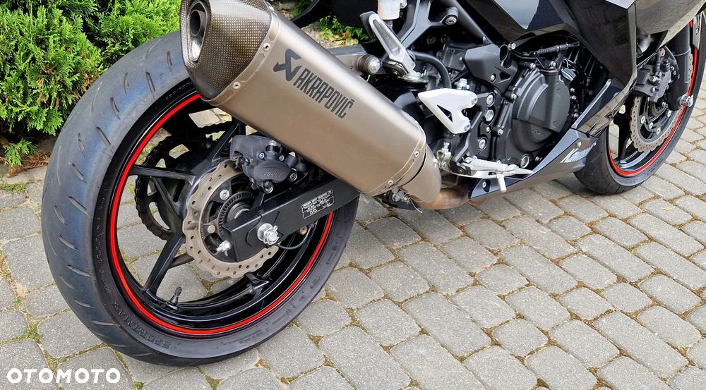 Kawasaki Ninja 400 - 21