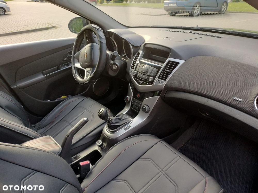 Chevrolet Cruze 1.6 LT - 9