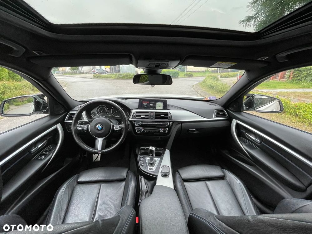 BMW Seria 3 330e iPerformance M Sport - 32