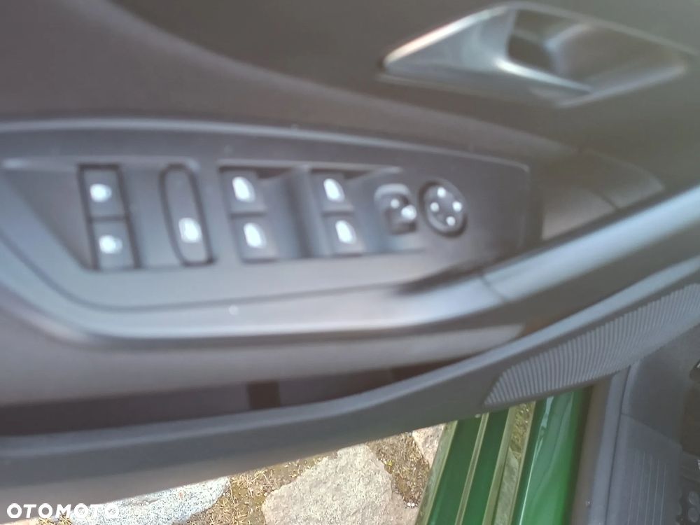 Peugeot 308 1.2 PureTech Active Pack S&S - 36