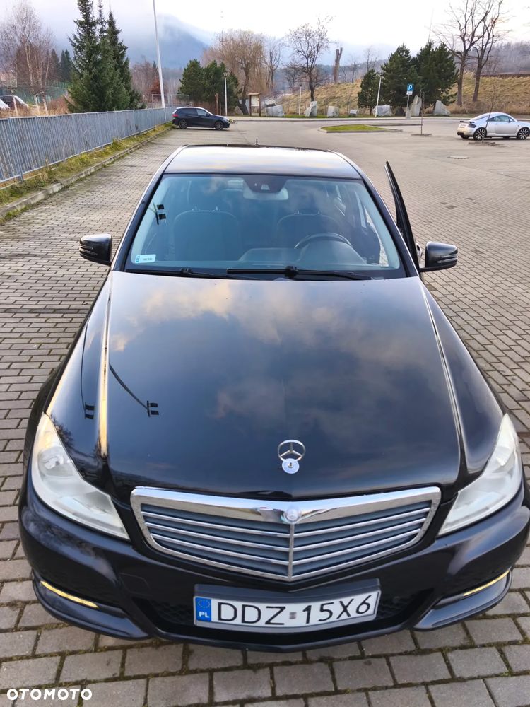 Mercedes-Benz Klasa C 180 CGI BlueEff Avantgarde - 9
