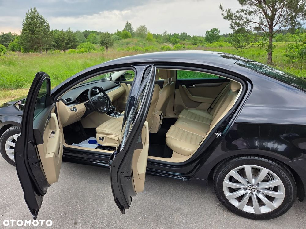 Volkswagen Passat 2.0 TDI 4Mot Highline DSG - 9