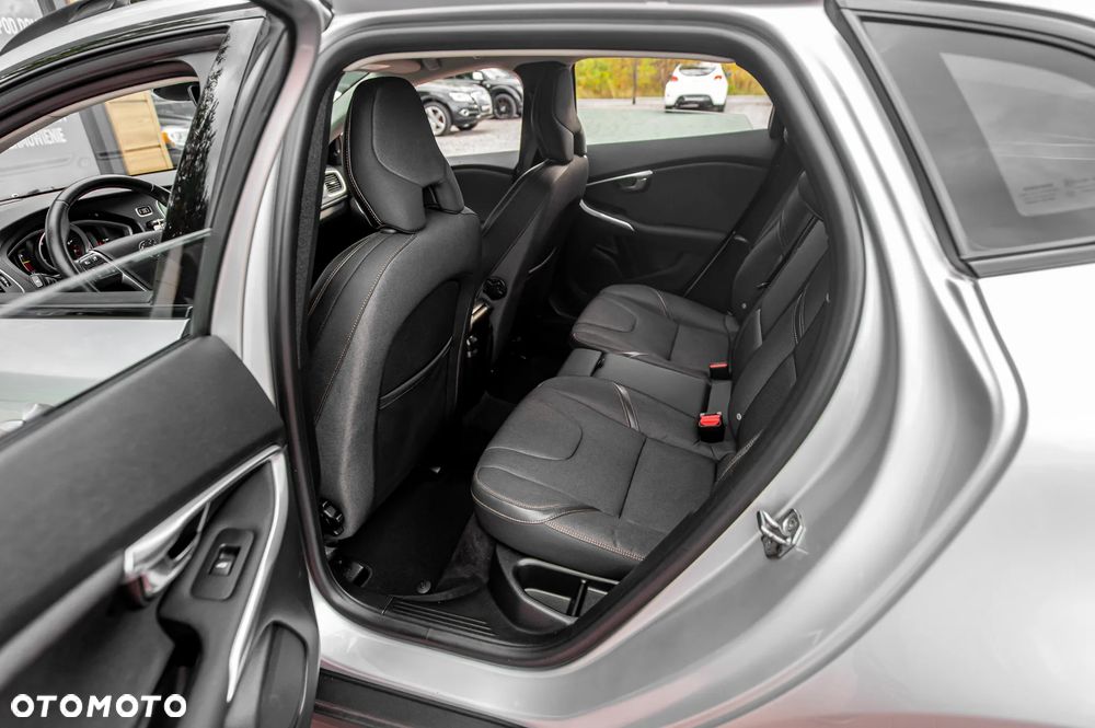 Volvo V40 Cross Country T4 AWD Geartronic Momentum - 19