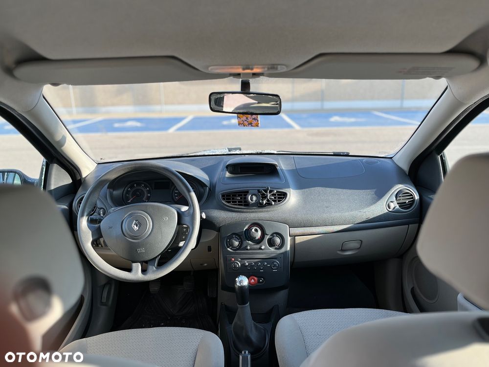 Renault Clio 1.2 16V Expression - 8
