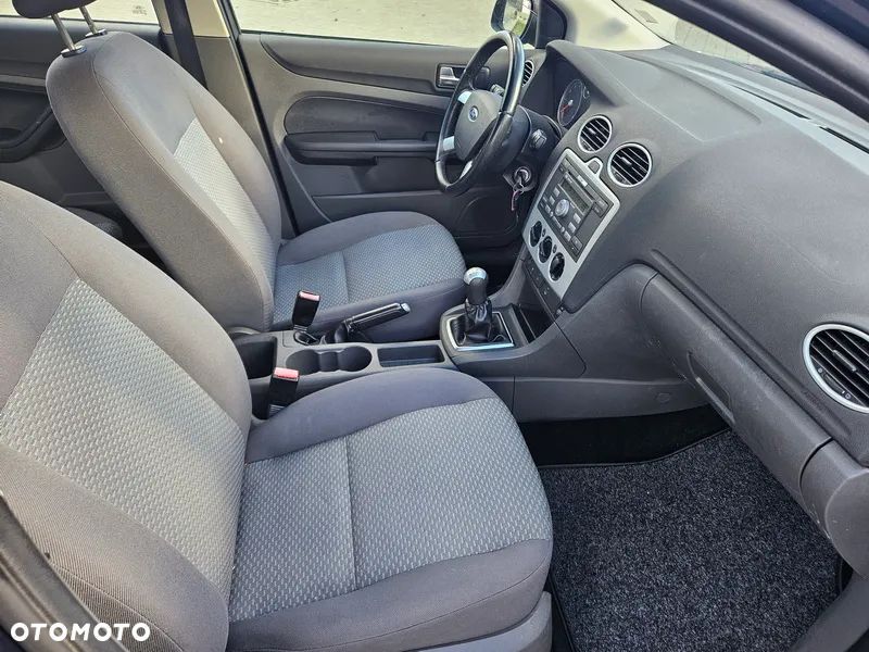 Ford Focus 1.4 16V Ambiente - 8