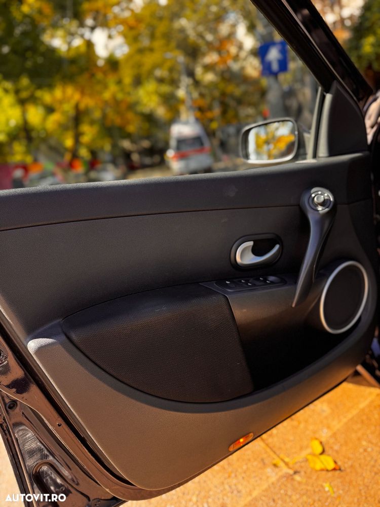 Renault Clio - 22