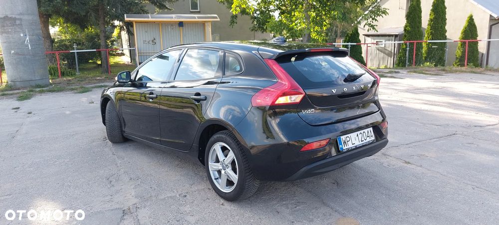 Volvo V40 D2 Momentum - 4