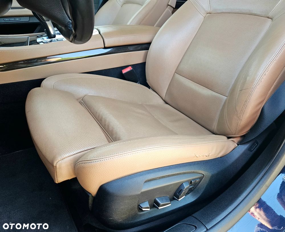 BMW Seria 7 740d - 18