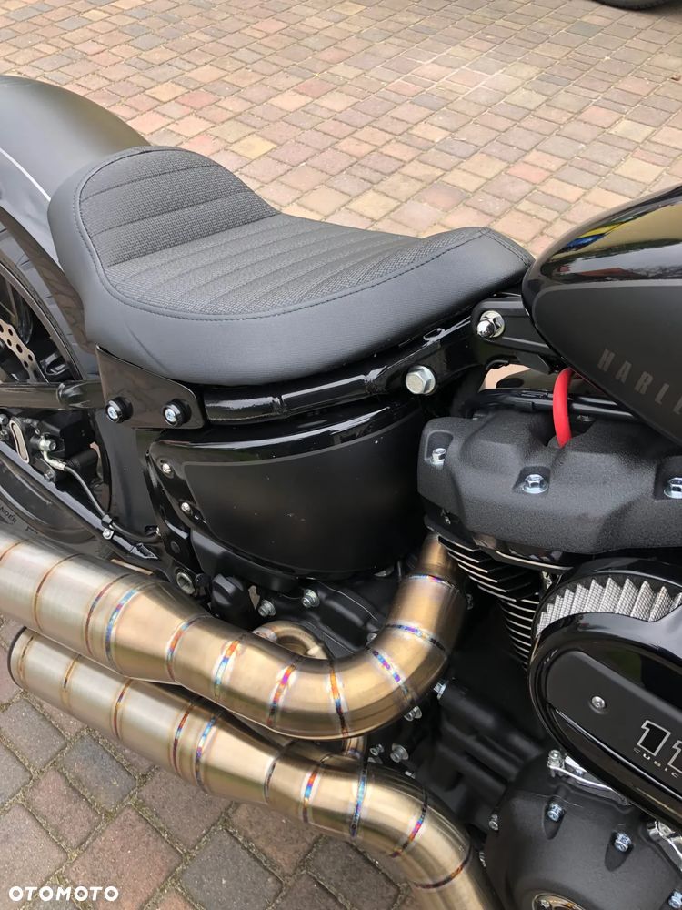 Harley-Davidson Softail Street Bob - 25