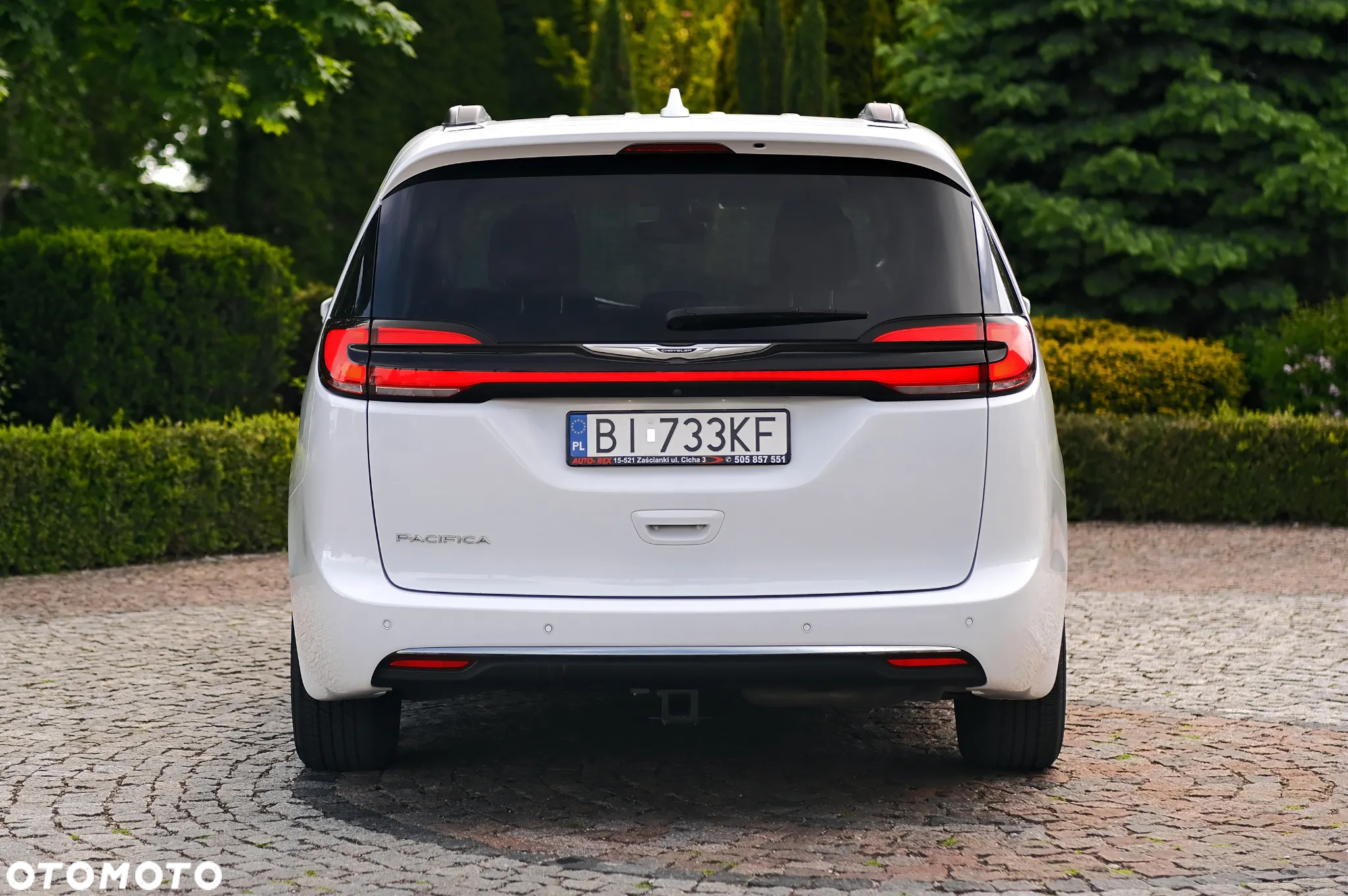 Chrysler Pacifica - 8