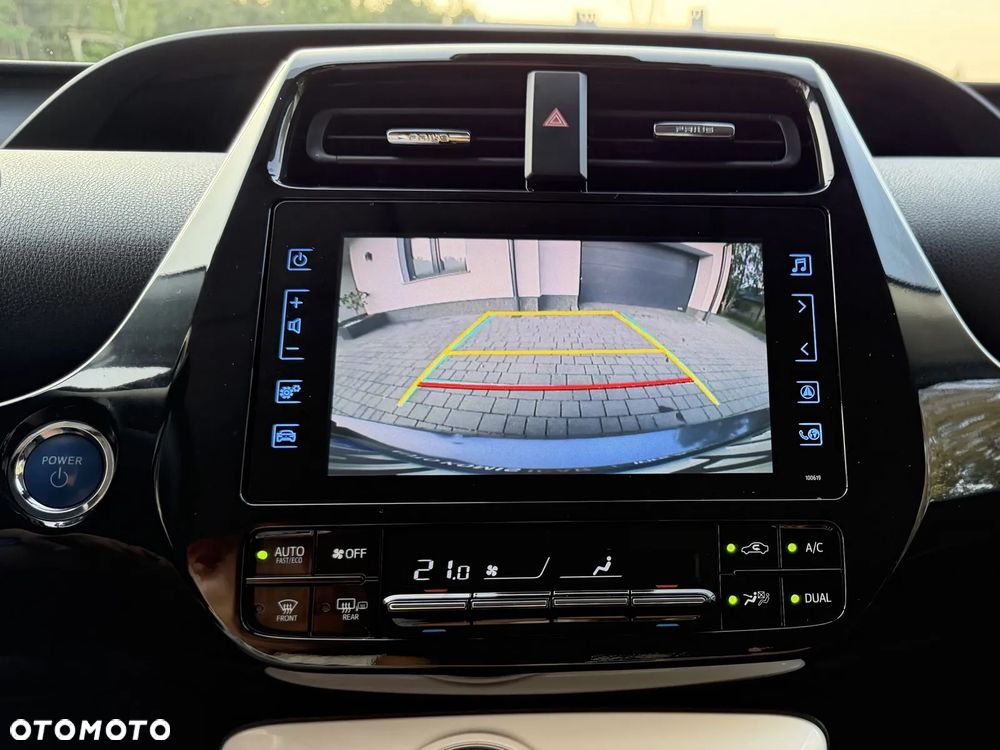 Toyota Prius Hybrid Executive - 13