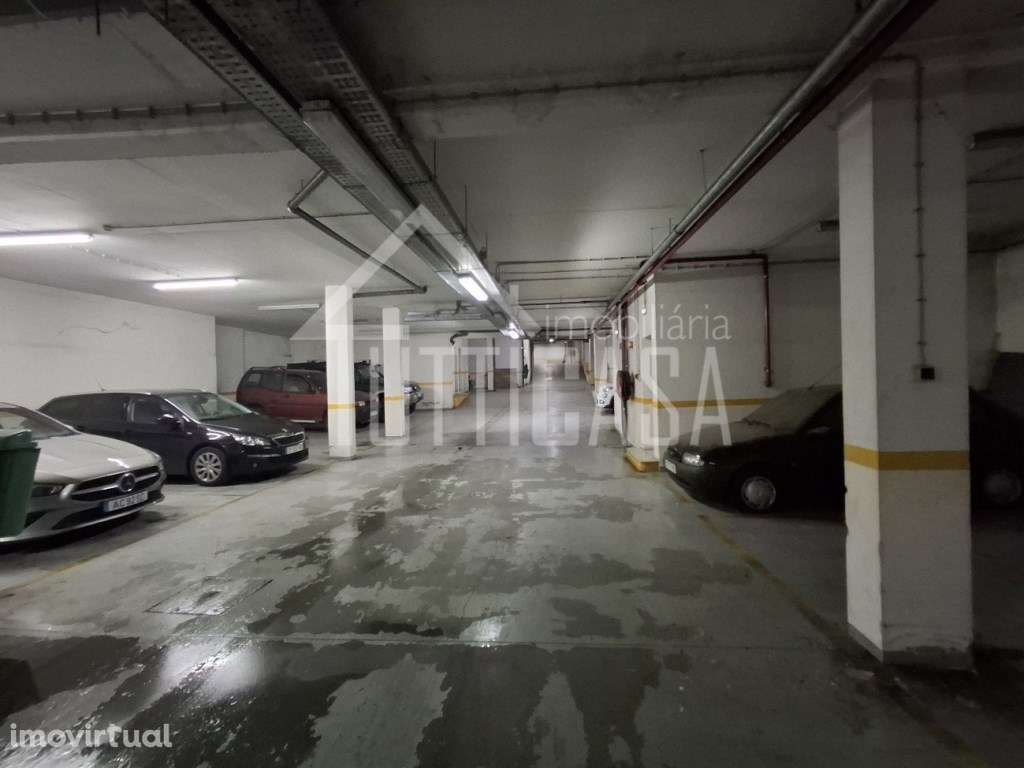 Parqueamento de 1 lugar na Venda do Pinheiro - Grande imagem: 3/5