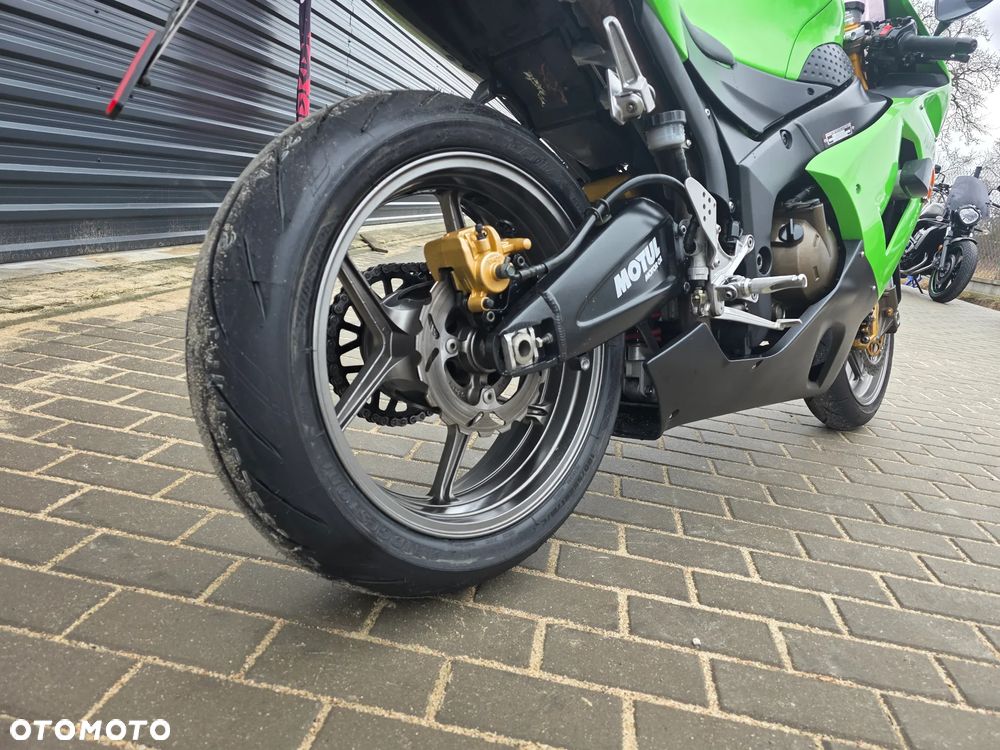 Kawasaki ZX - 19