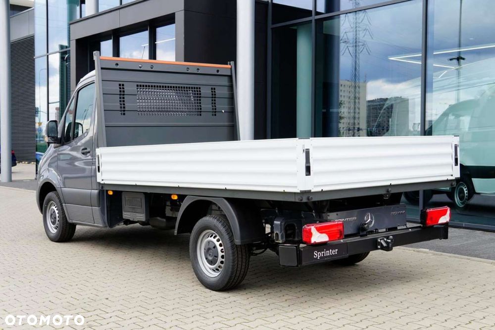 Mercedes-Benz Sprinter - 4