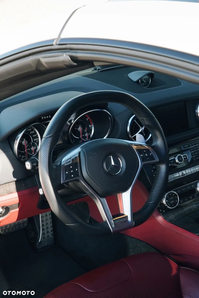 Mercedes-Benz SL 63 AMG - 36