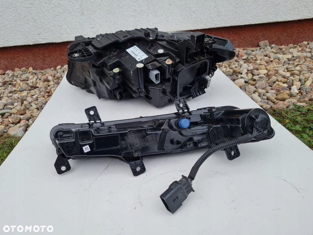 PEUGEOT 308 III T10 Lampa prawa przód DRL Led Full Led Matrix 98491148 - 7