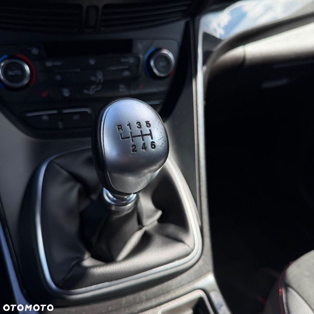 Ford Kuga - 24