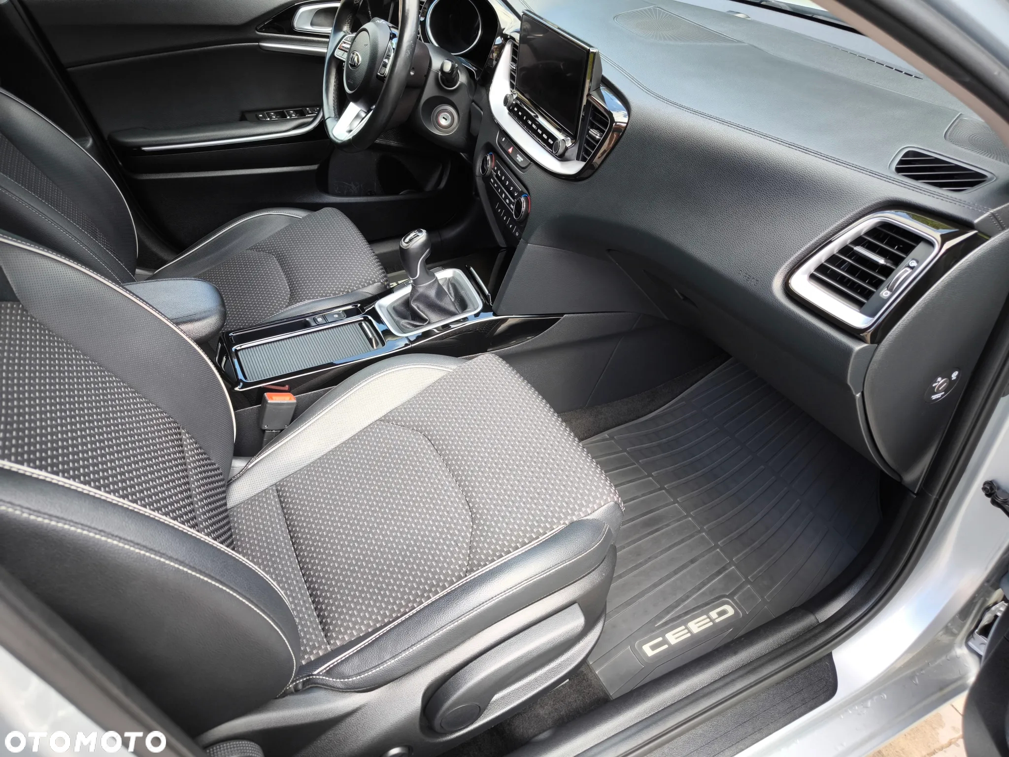 Kia Ceed 1.5 T-GDI Business Line Plus - 10