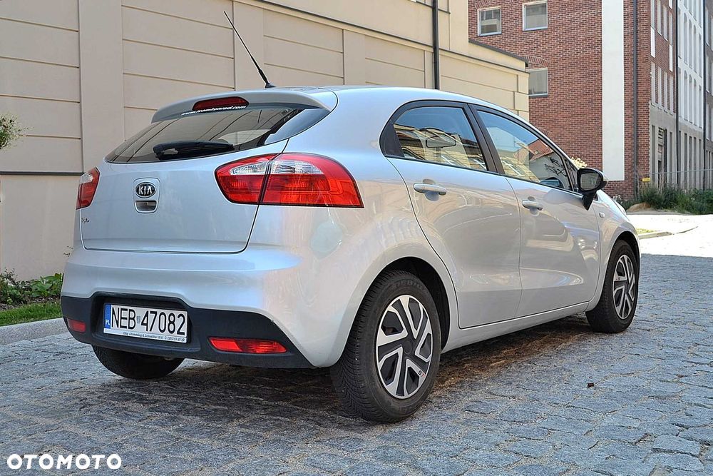 Kia Rio - 5