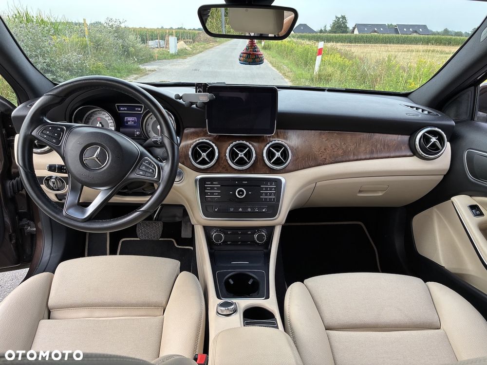 Mercedes-Benz GLA - 1