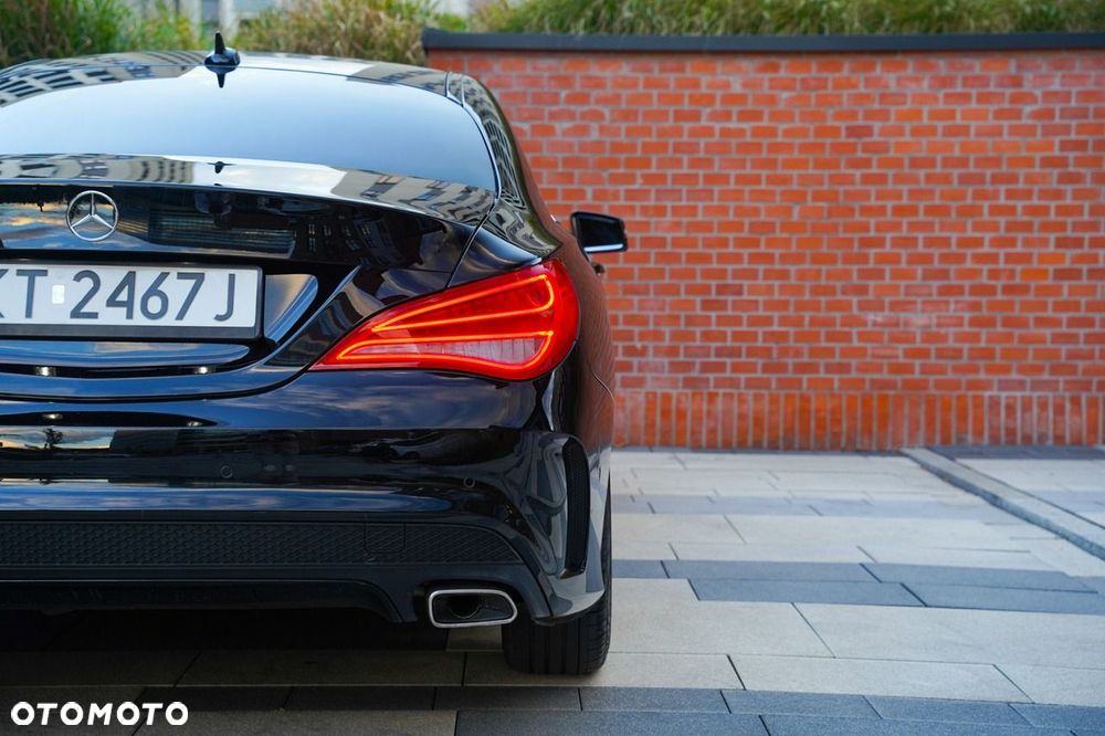 Mercedes-Benz CLA 200 7G-DCT AMG Line - 11